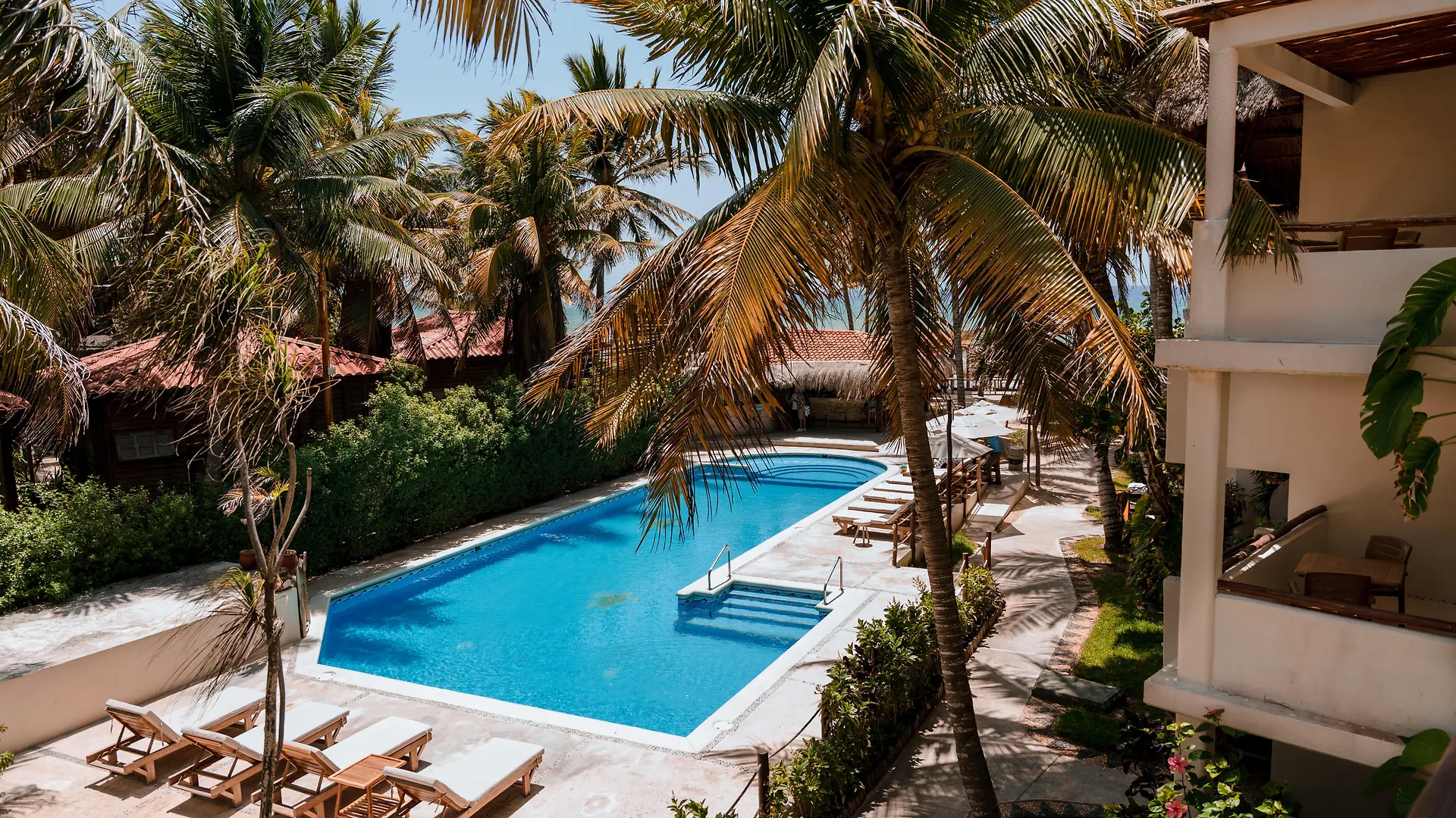 Petit Lafitte Beach Front Hotel & Bungalows Playa del Carmen