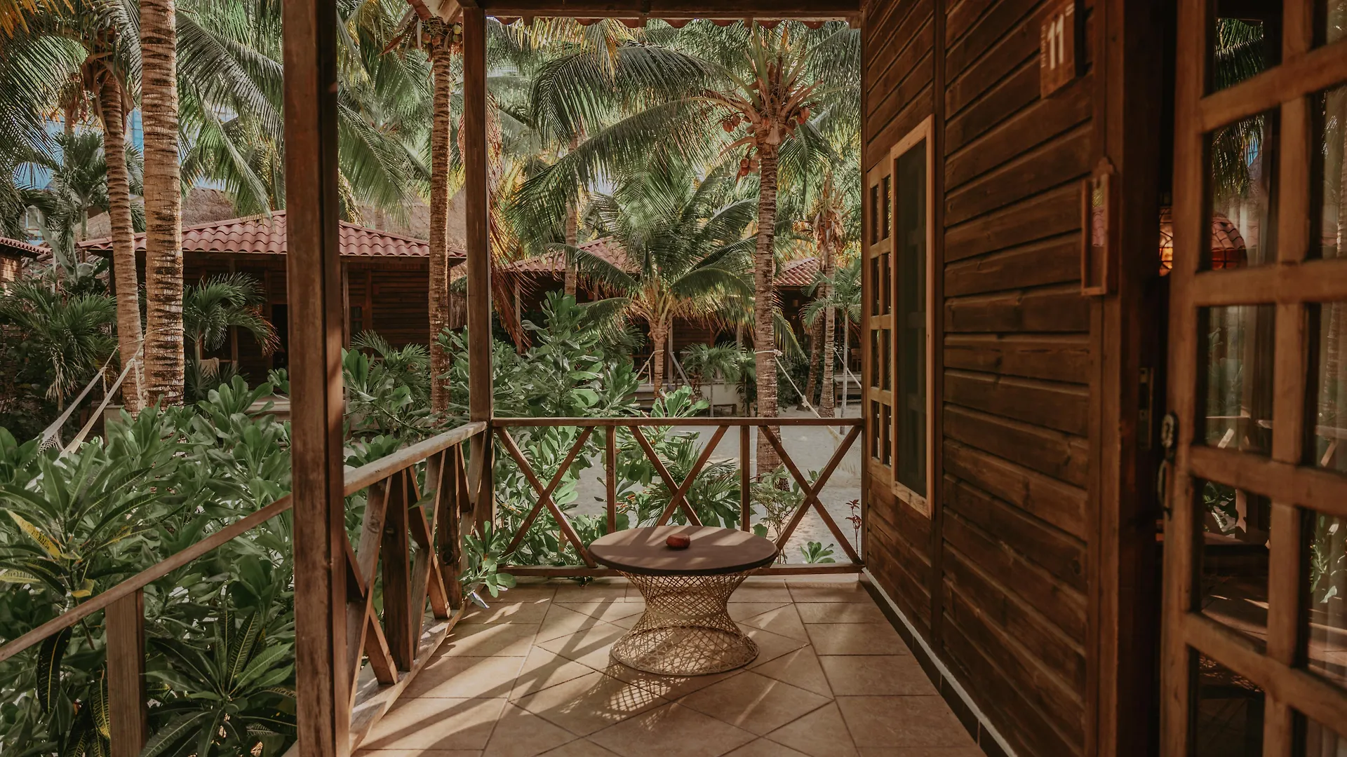 Petit Lafitte Beach Front Hotel & Bungalows Playa del Carmen
