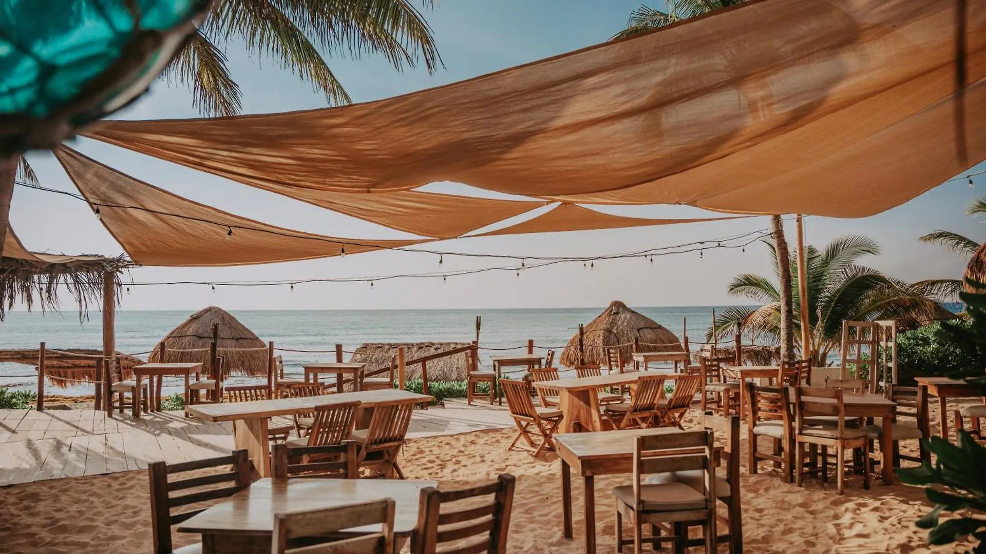 Petit Lafitte Beach Front Hotel & Bungalows Плая-дель-Кармен 4*,  Мексика