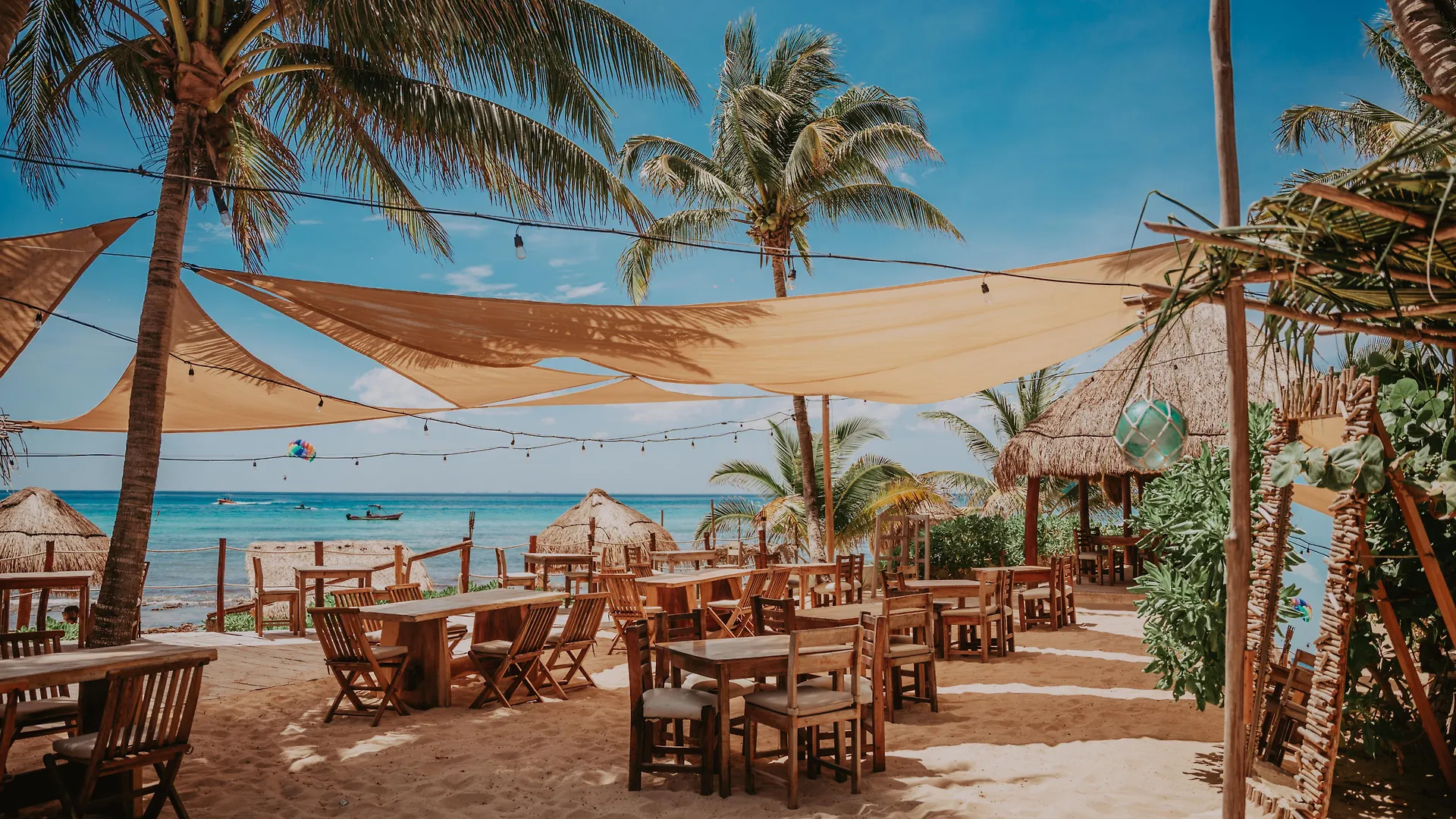 ****  Petit Lafitte Beach Front Hotel & Bungalows Playa del Carmen Messico